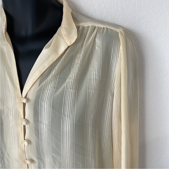 Nicola‎ Vintage Flowy Top - Picture 2 of 5